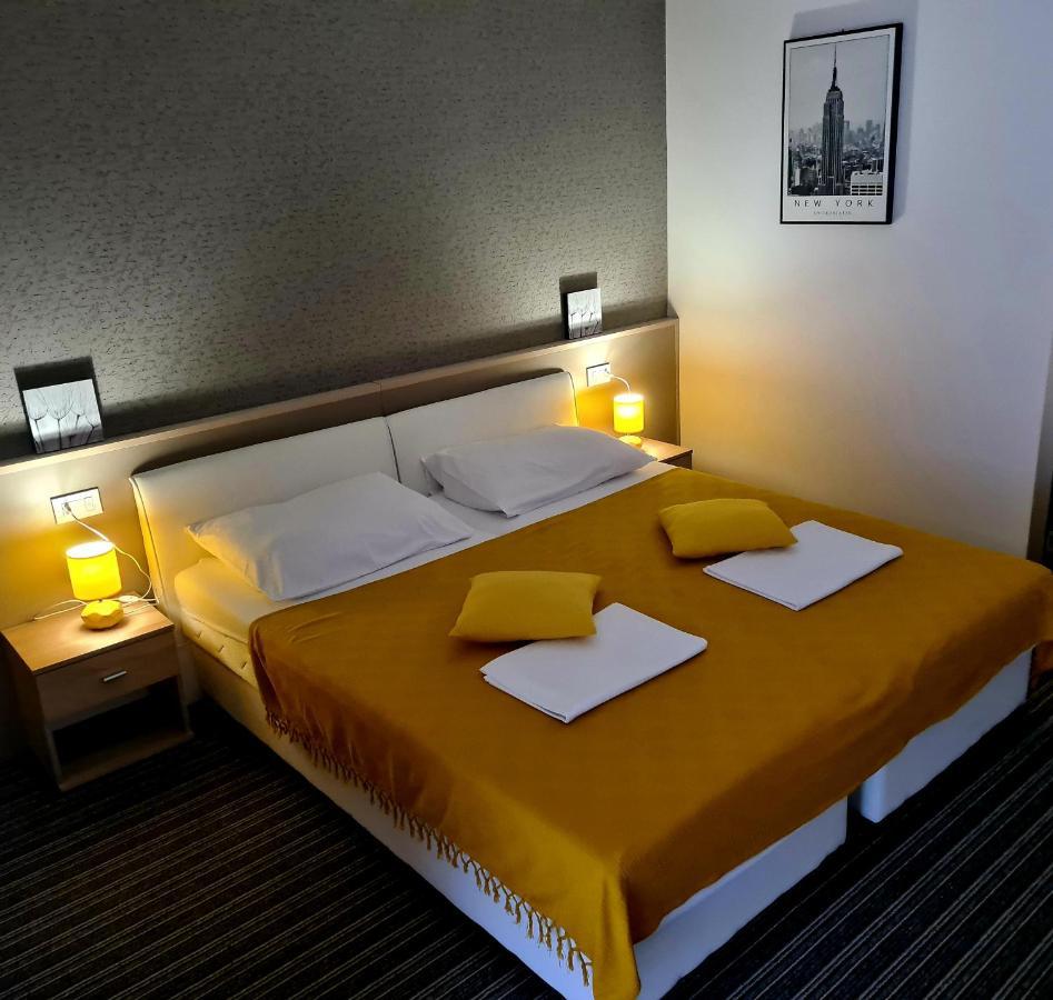 Bonitos, Sobe-Rooms Славонски-Брод Экстерьер фото